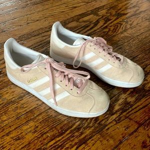 Adidas Gazelle classic pink sneakers